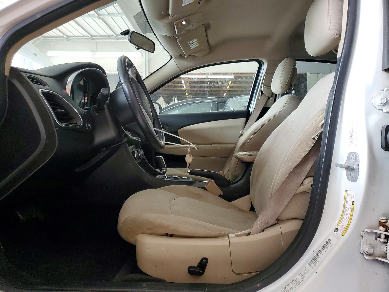 2013 CHRYSLER 200 TOURING photo 13