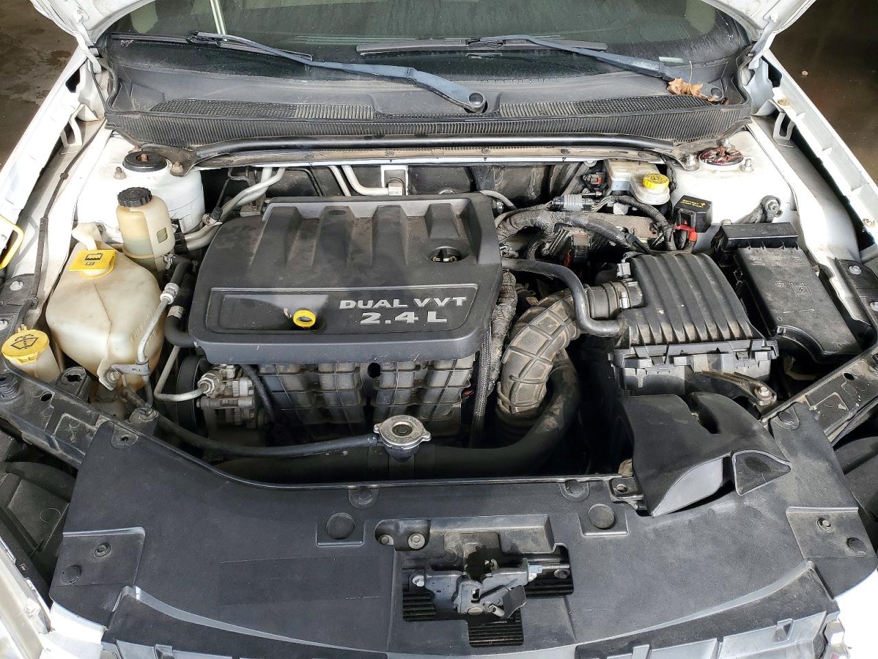 2013 CHRYSLER 200 TOURING photo 21