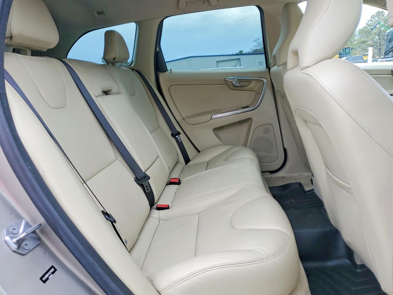 2016 VOLVO XC60 T5 PREMIER photo 11