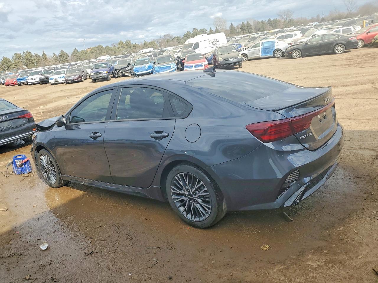 2023 KIA FORTE GT-LINE photo 3