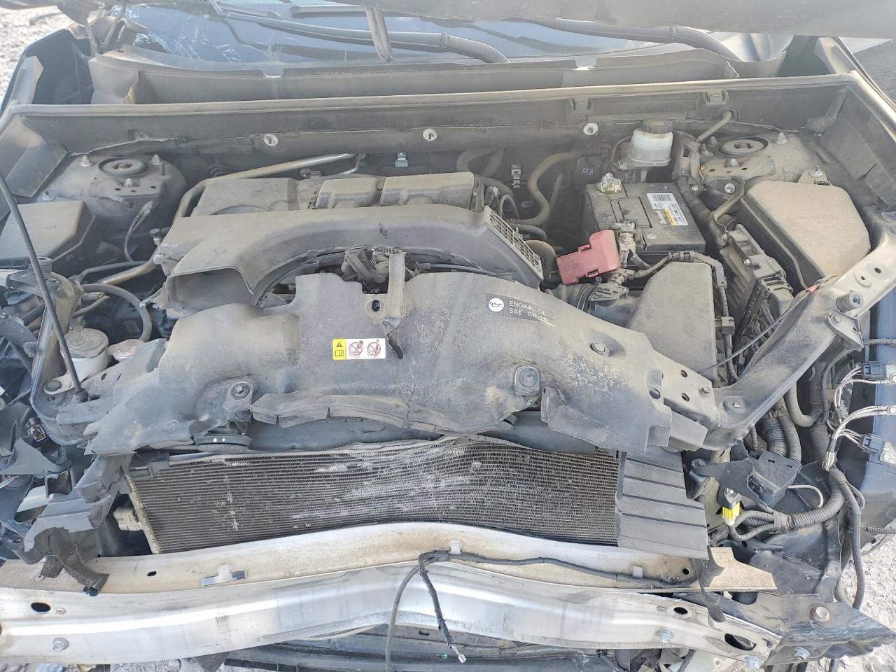 2019 TOYOTA RAV4 LE photo 34
