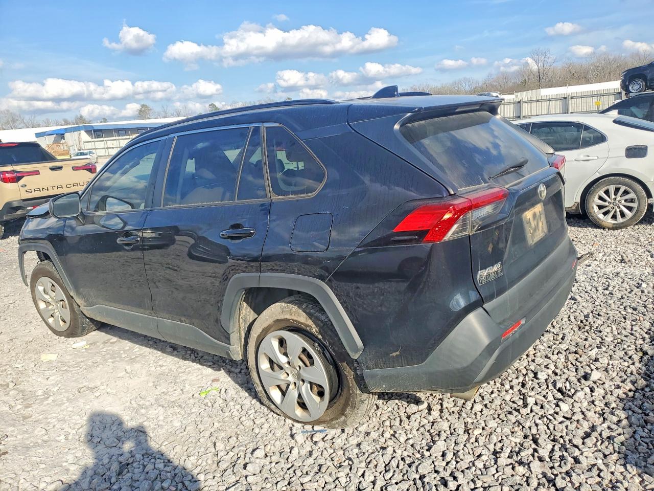 2019 TOYOTA RAV4 LE photo 4