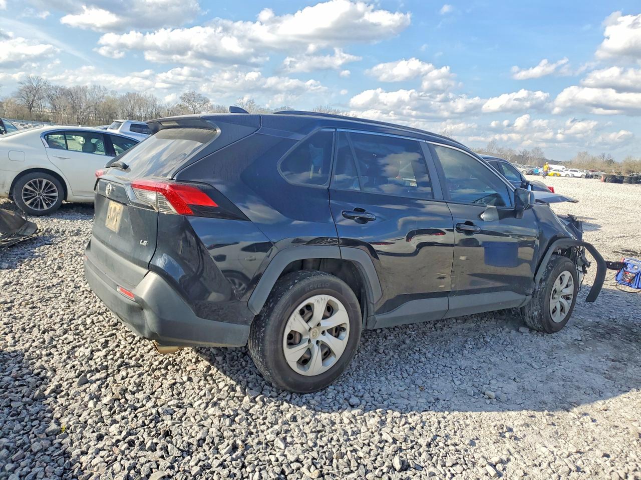 2019 TOYOTA RAV4 LE photo 7