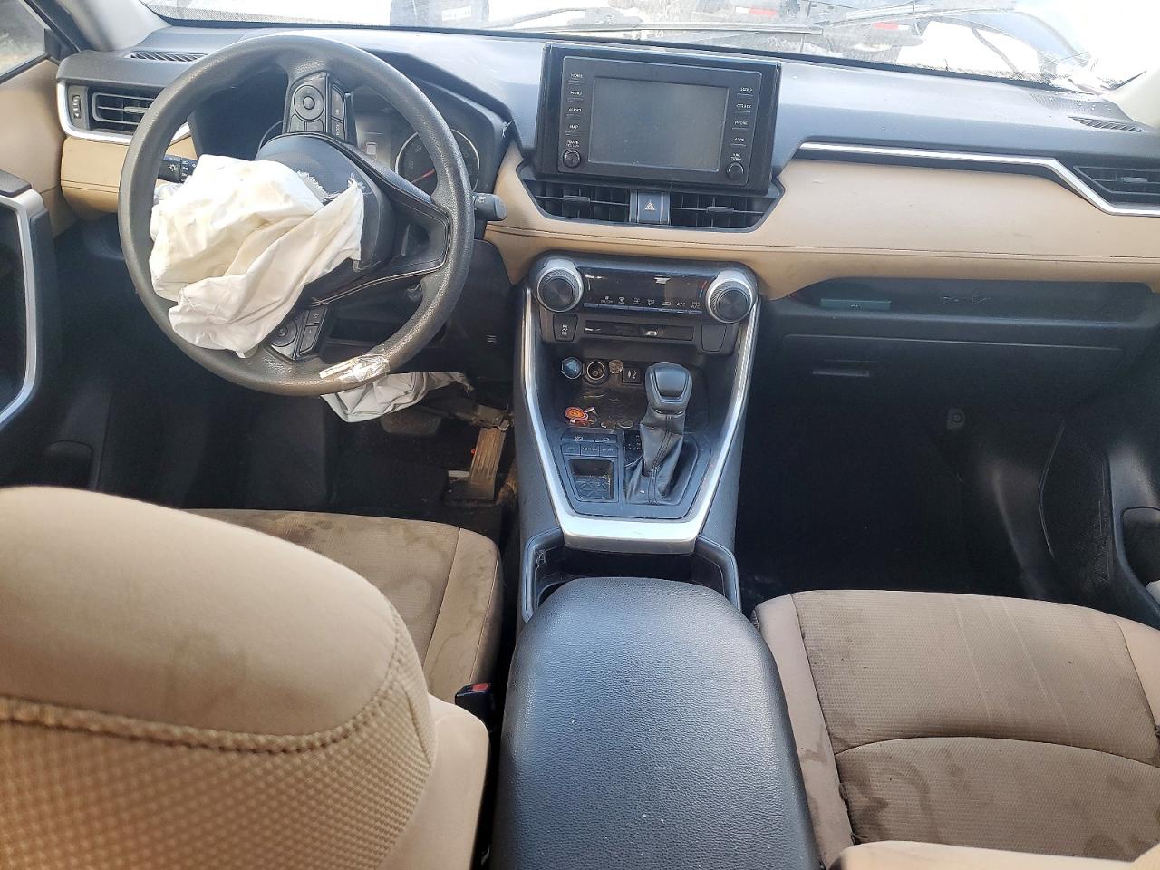 2019 TOYOTA RAV4 LE photo 22