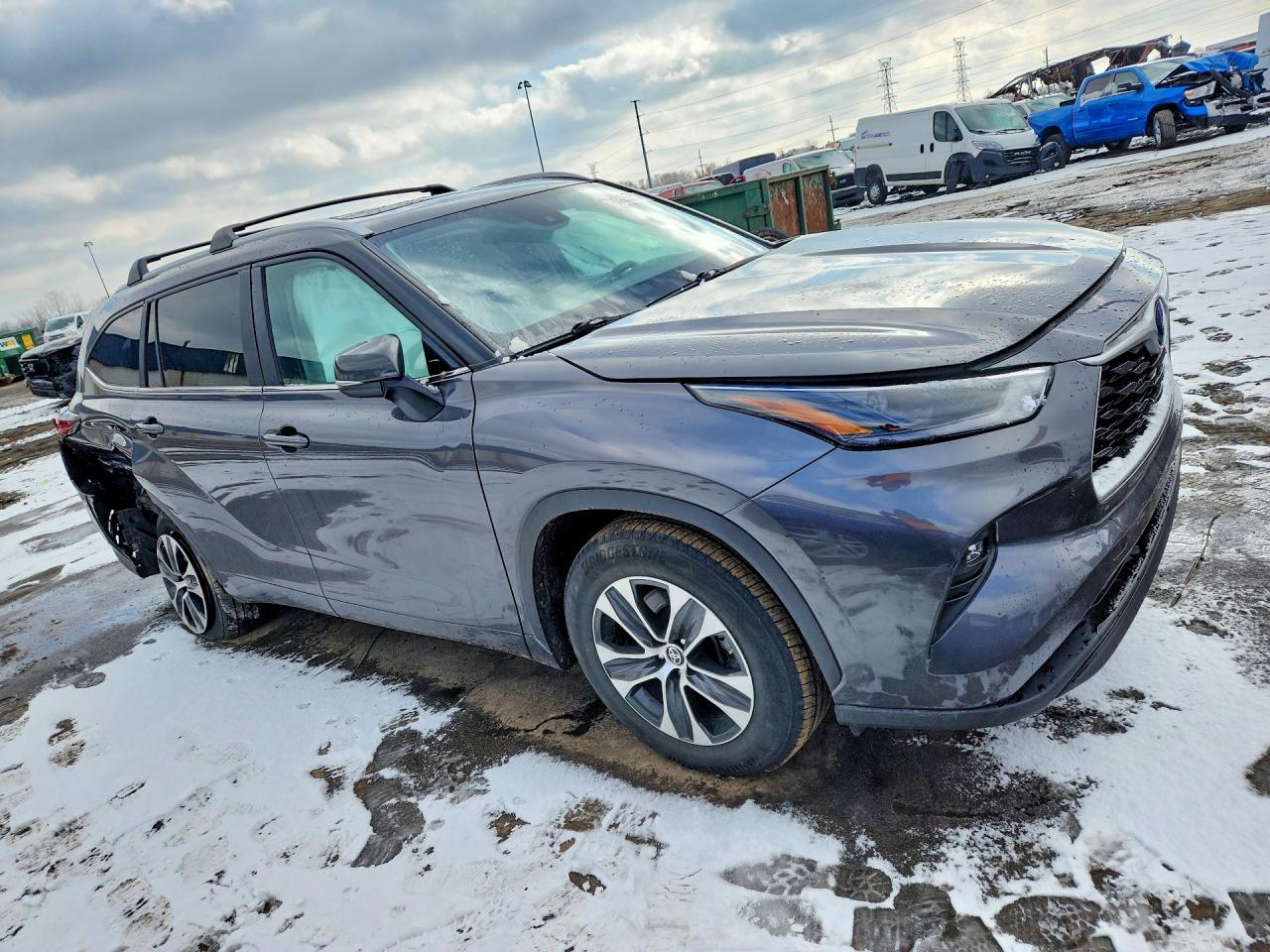 2024 TOYOTA HIGHLANDER HYBRID XLE photo 10