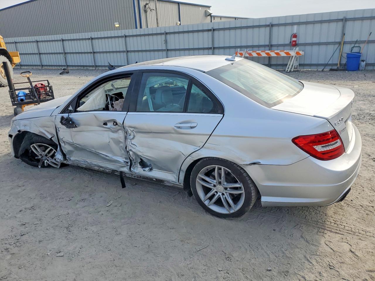2013 MERCEDES-BENZ C 250 photo 4