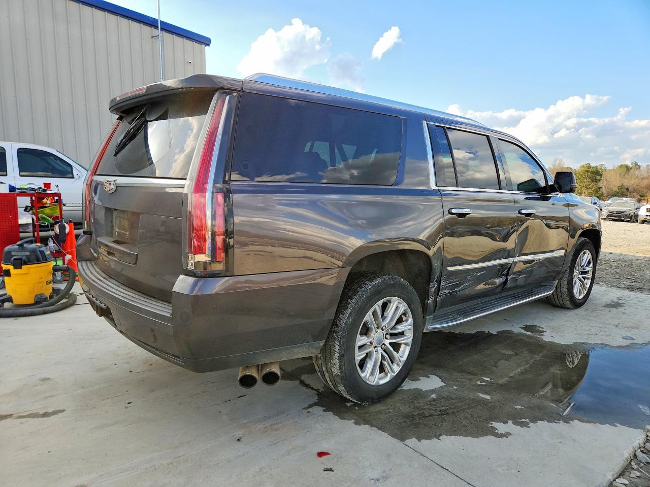 2016 CADILLAC ESCALADE ESV LUXURY photo 3