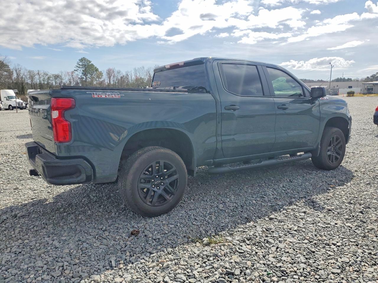 2025 CHEVROLET SILVERADO K1500 TRAIL BOSS CUSTOM photo 3