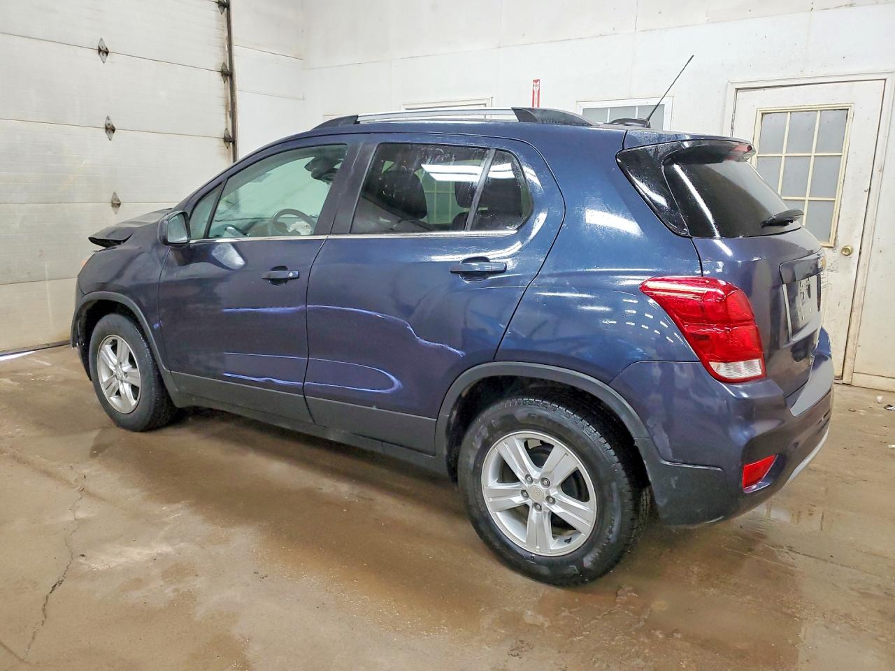 2018 CHEVROLET TRAX 1LT photo 2