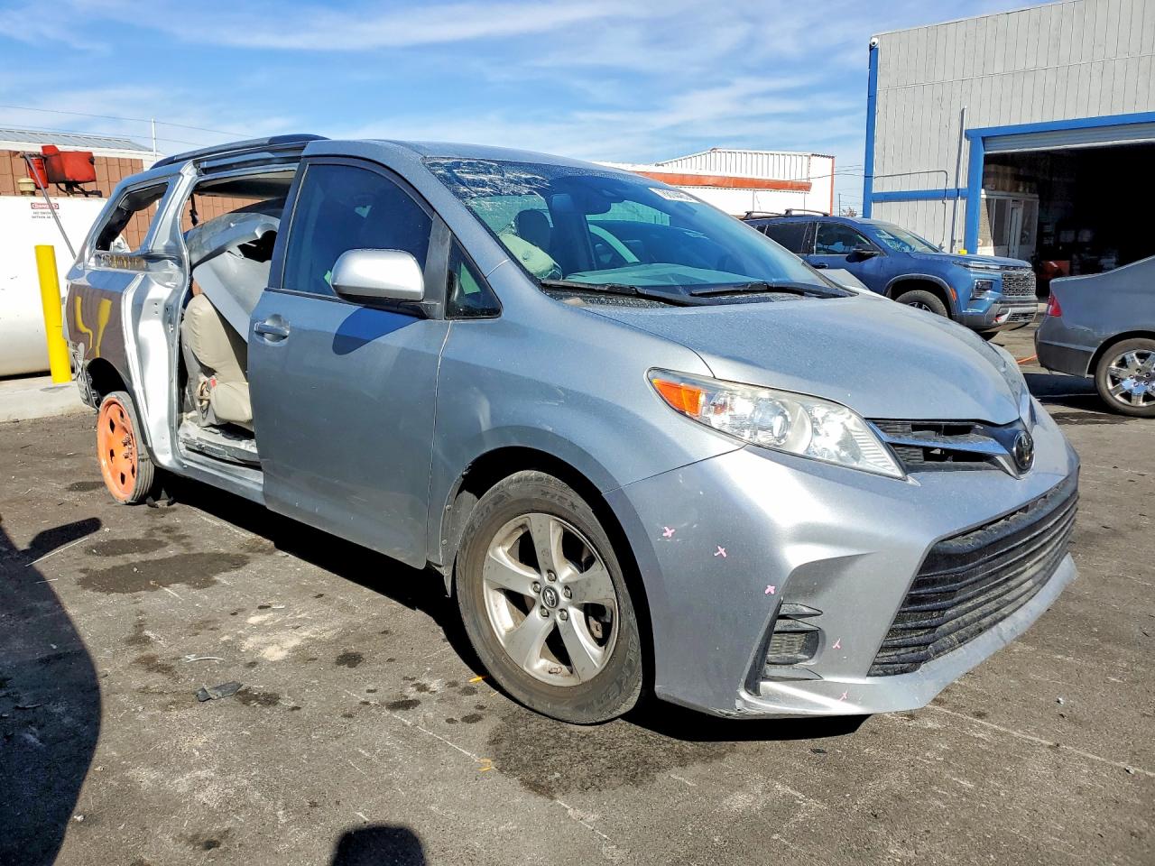 2020 TOYOTA SIENNA LE 8-PASSENGER photo 10