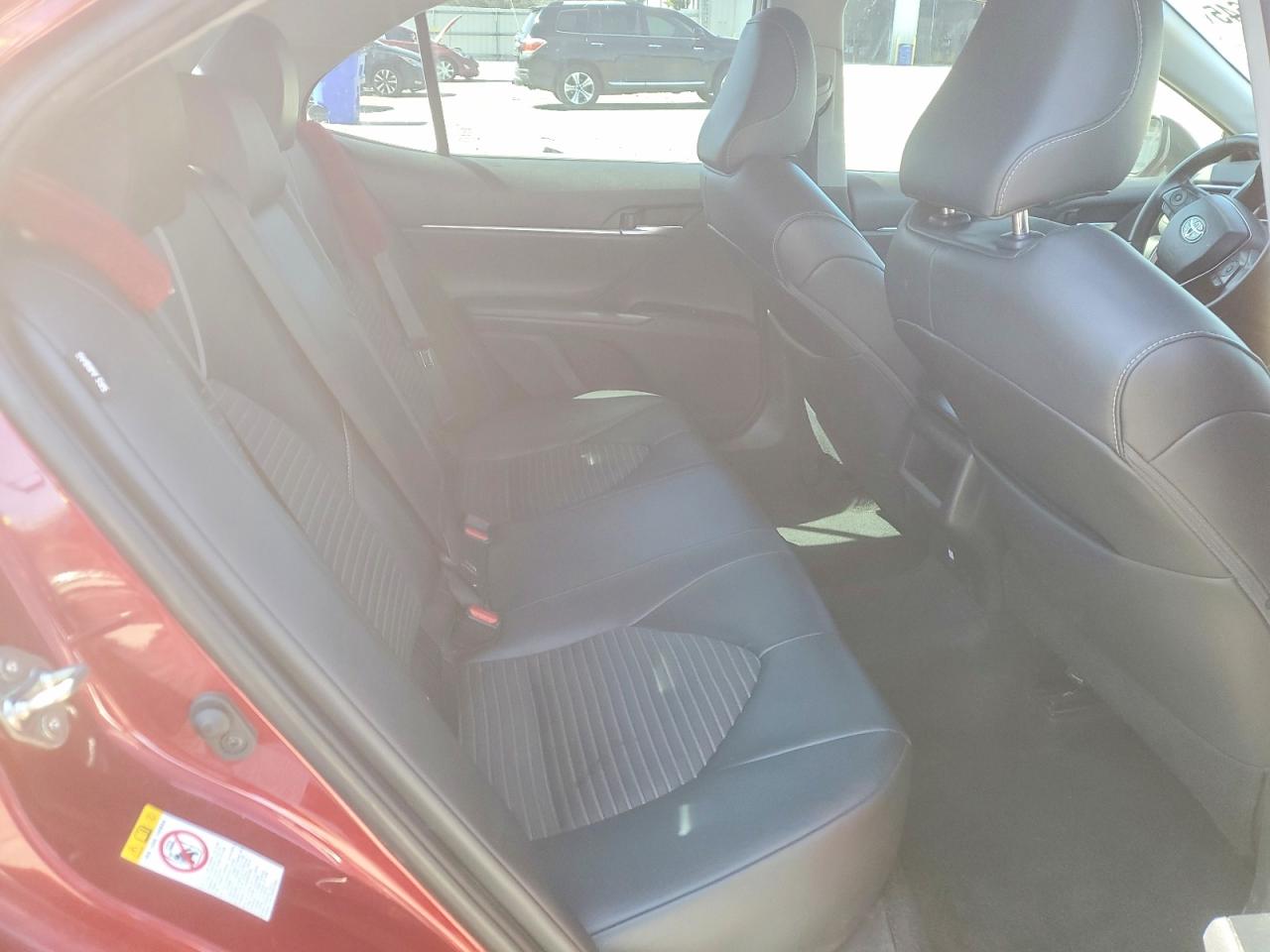 2018 TOYOTA CAMRY SE photo 10