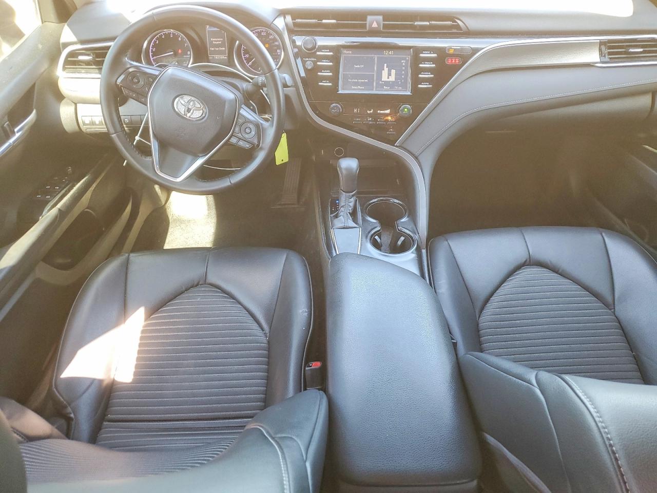 2018 TOYOTA CAMRY SE photo 8