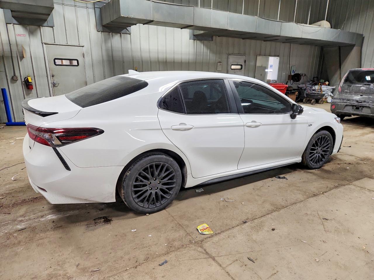 2024 TOYOTA CAMRY SE photo 3