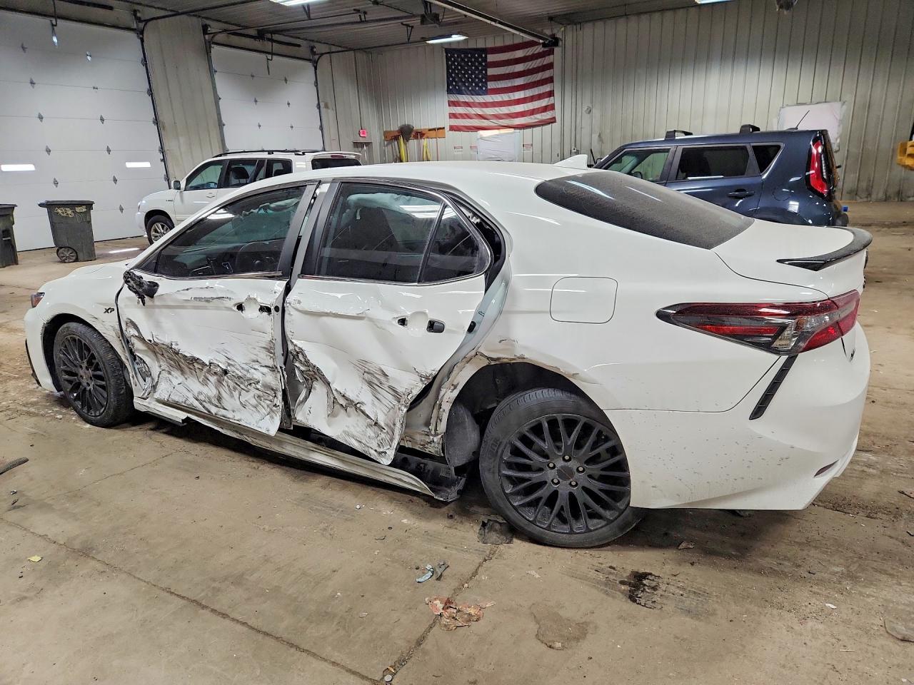2024 TOYOTA CAMRY SE photo 2