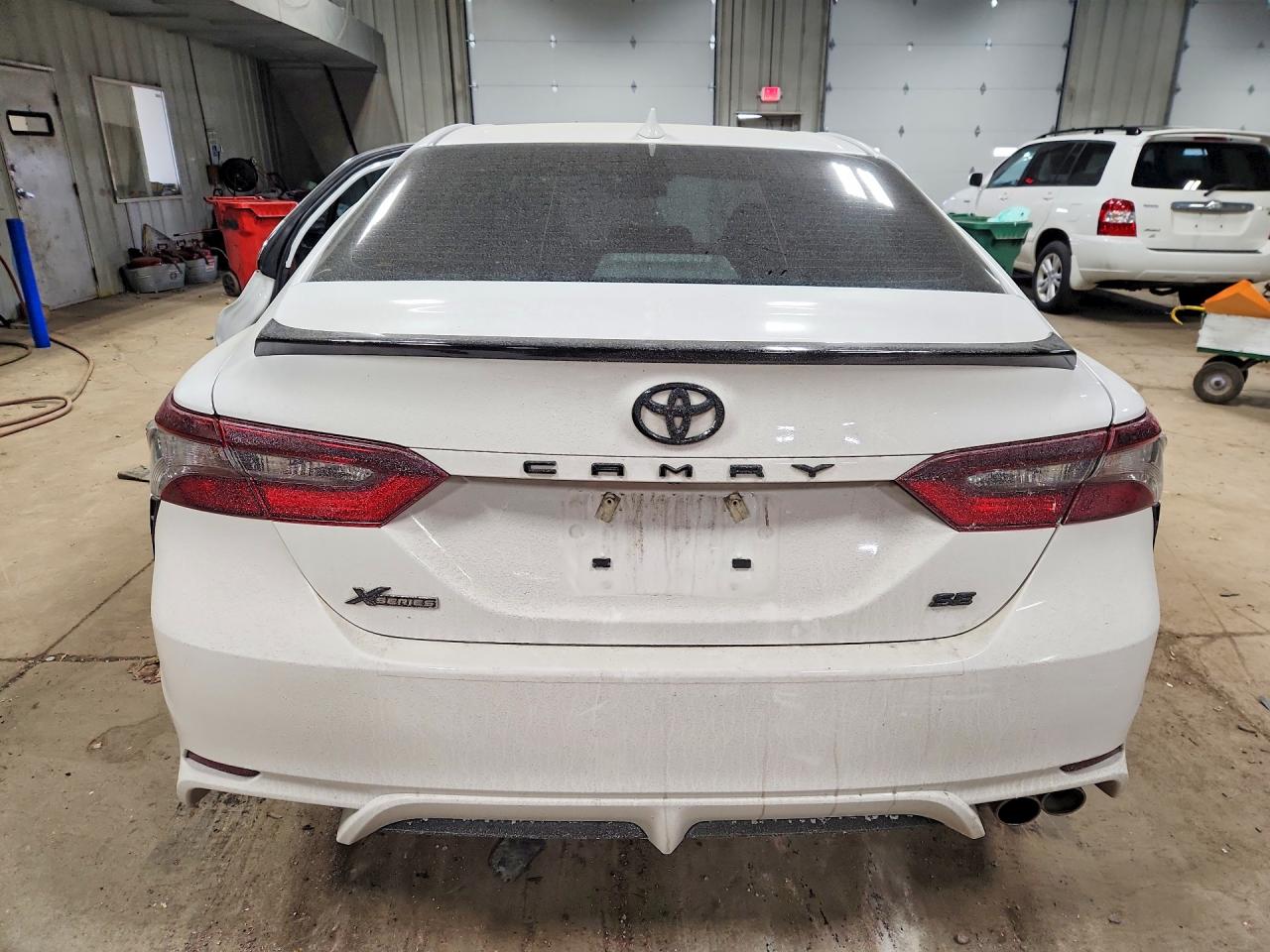 2024 TOYOTA CAMRY SE photo 6