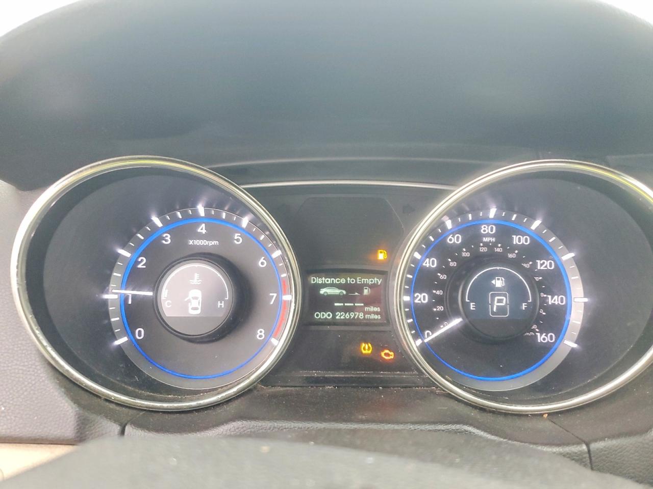 2012 HYUNDAI SONATA GLS photo 17