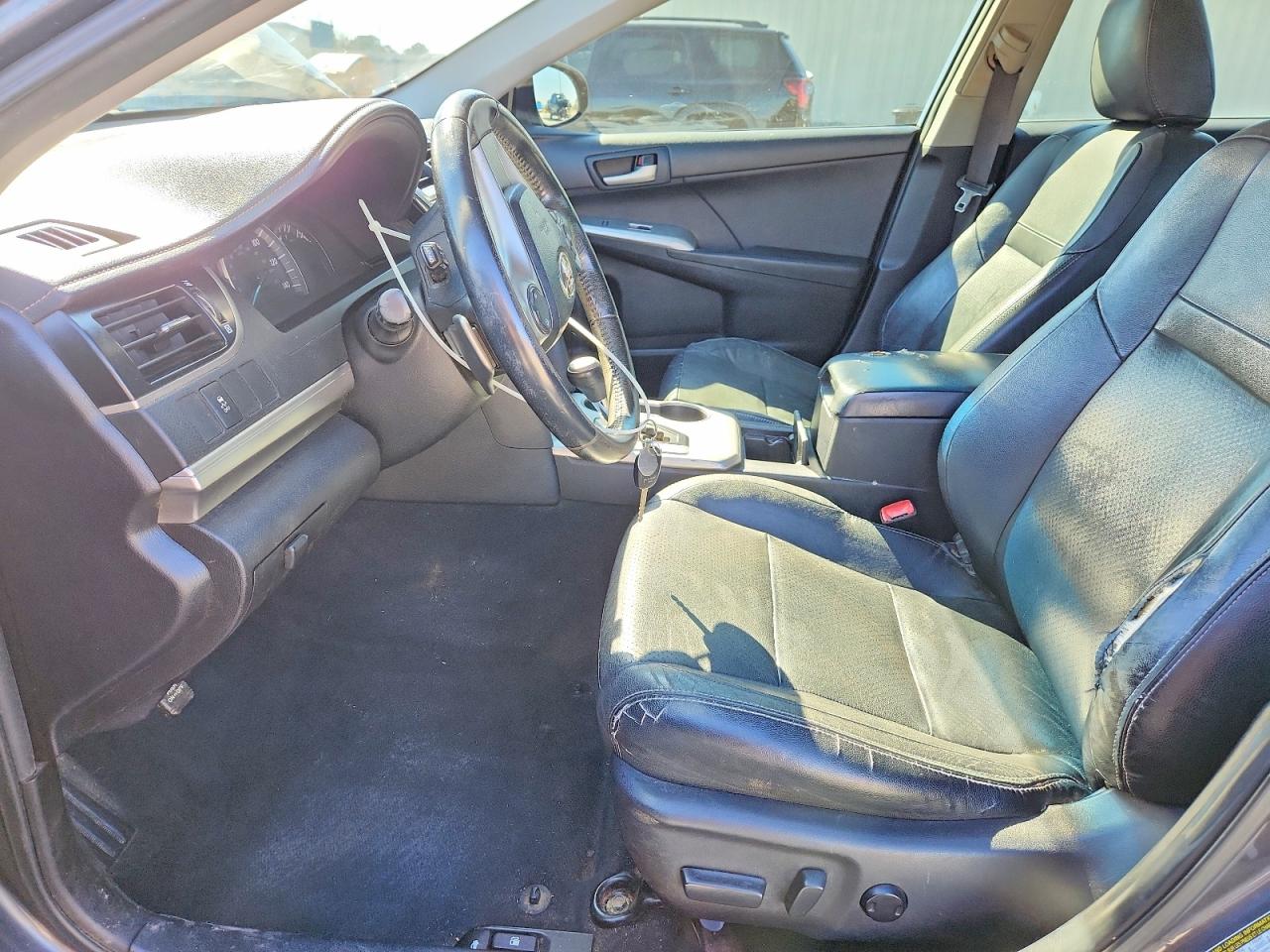 2012 TOYOTA CAMRY SE photo 7