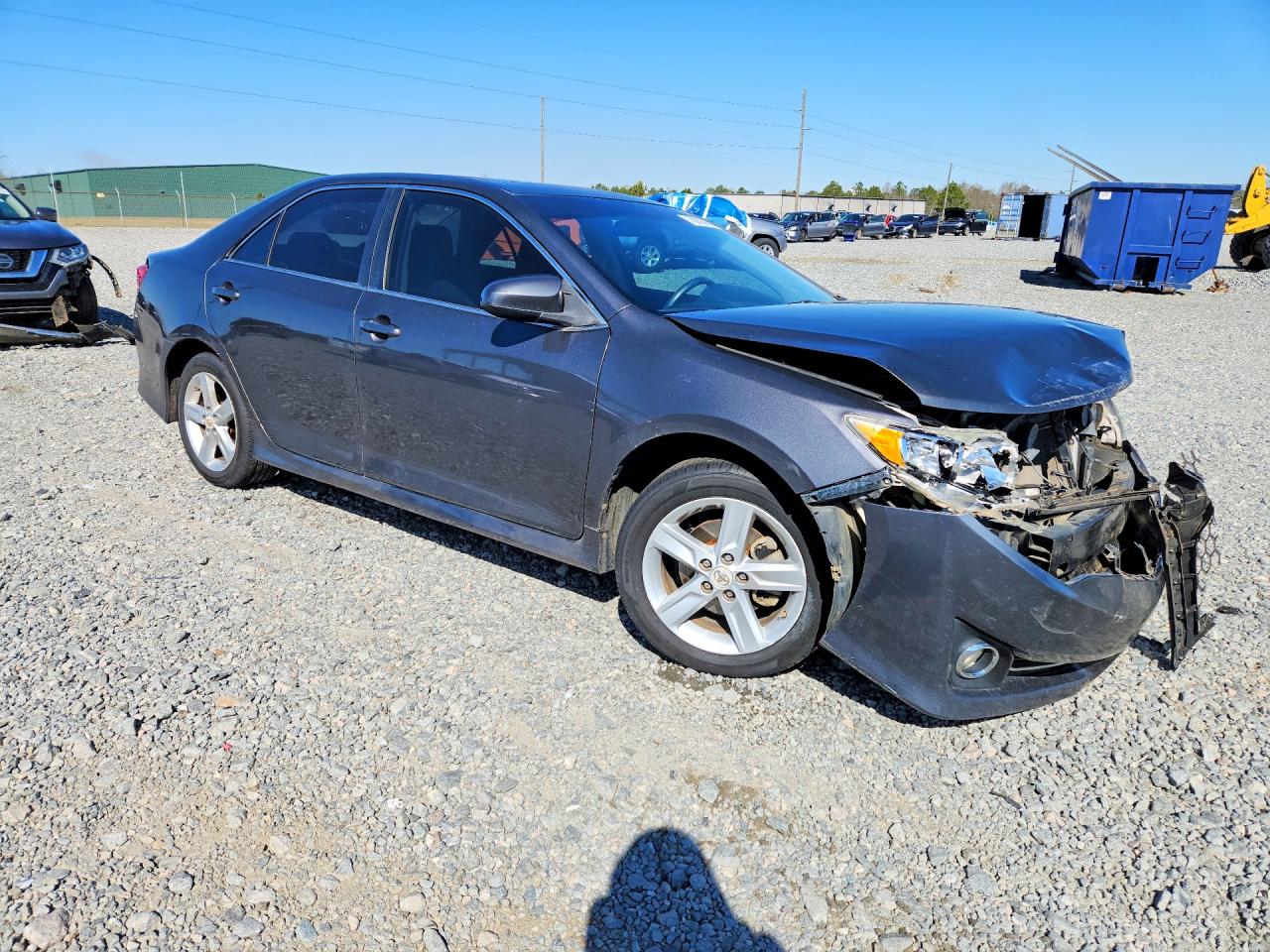 2012 TOYOTA CAMRY SE photo 4