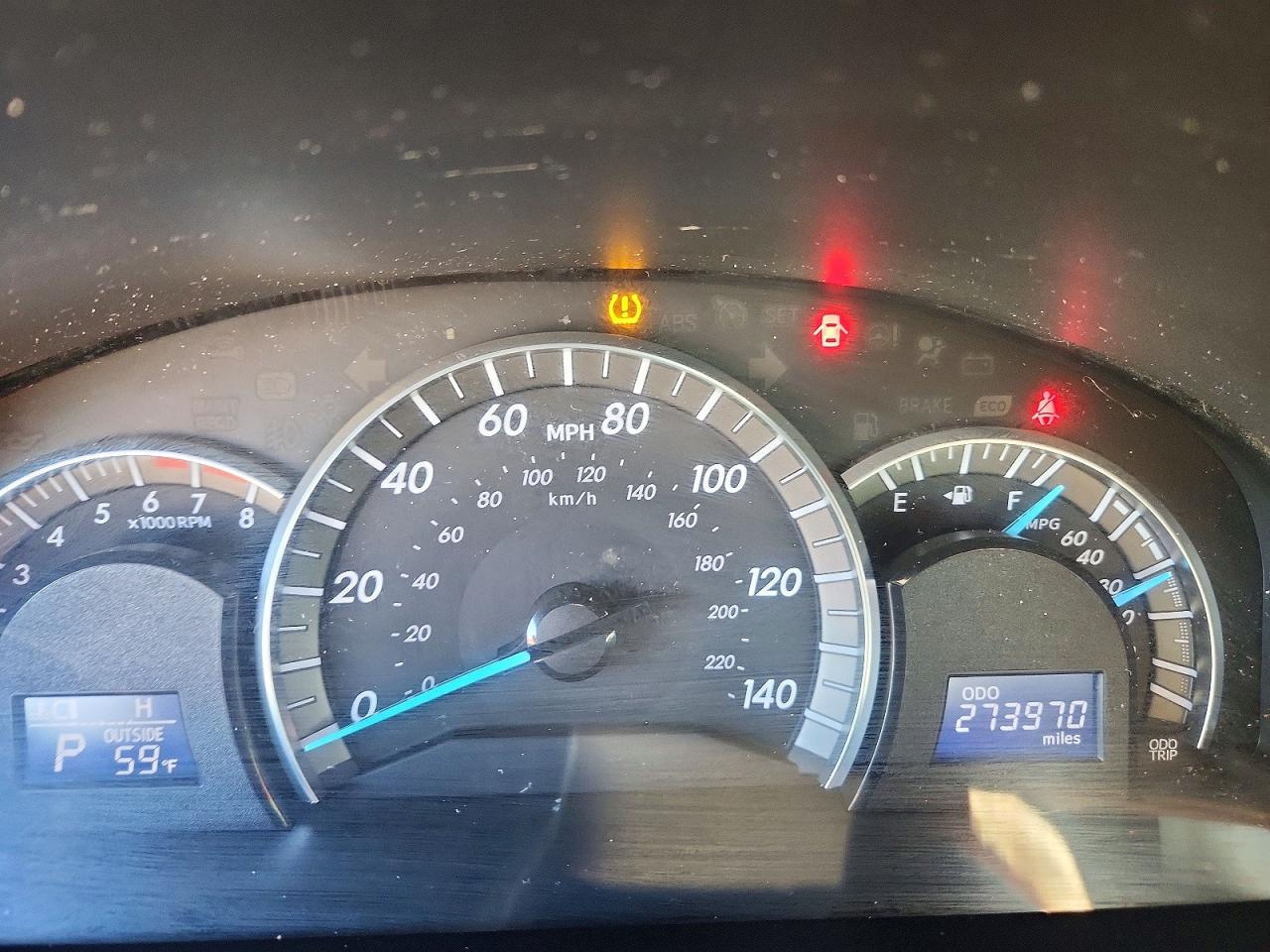 2012 TOYOTA CAMRY SE photo 9