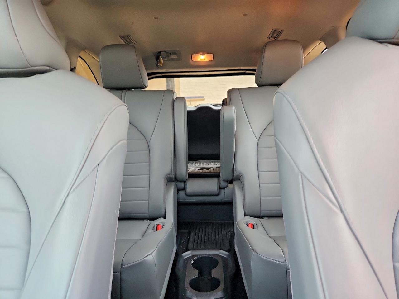 2023 TOYOTA HIGHLANDER XLE photo 10