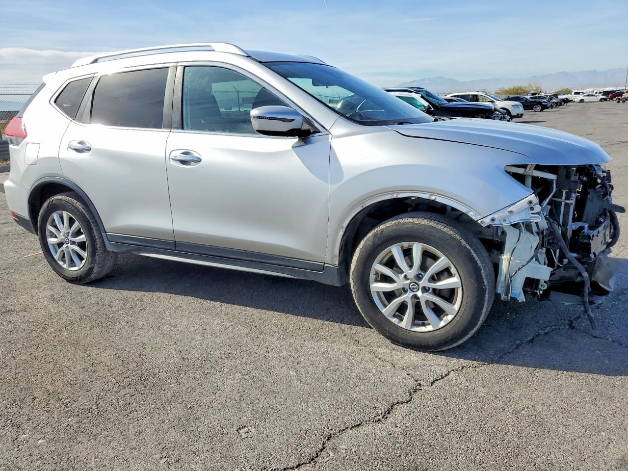 2019 NISSAN ROGUE SV photo 4