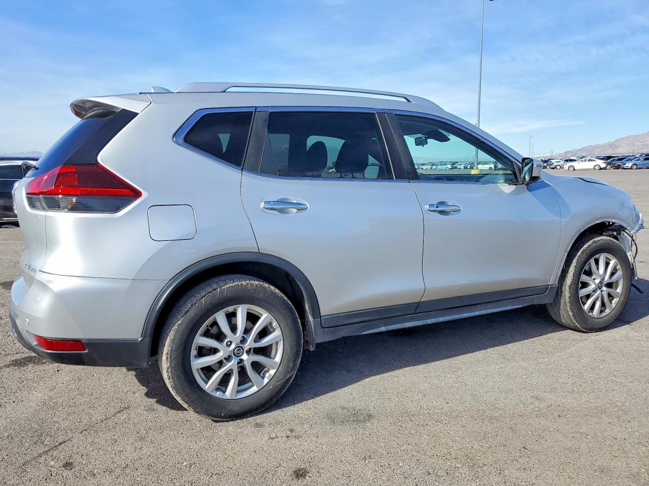 2019 NISSAN ROGUE SV photo 3