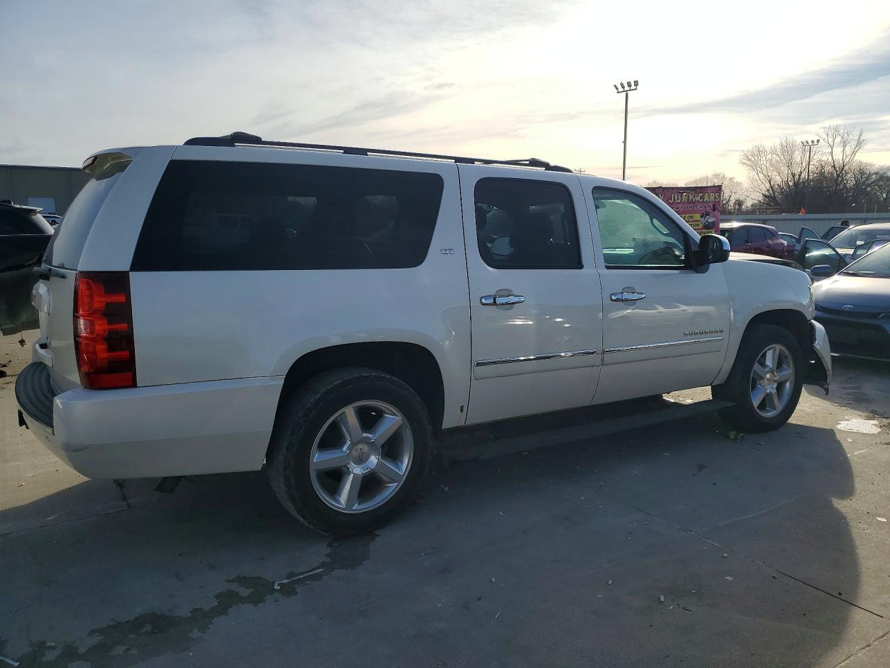 2013 CHEVROLET SUBURBAN K1500 LTZ photo 7