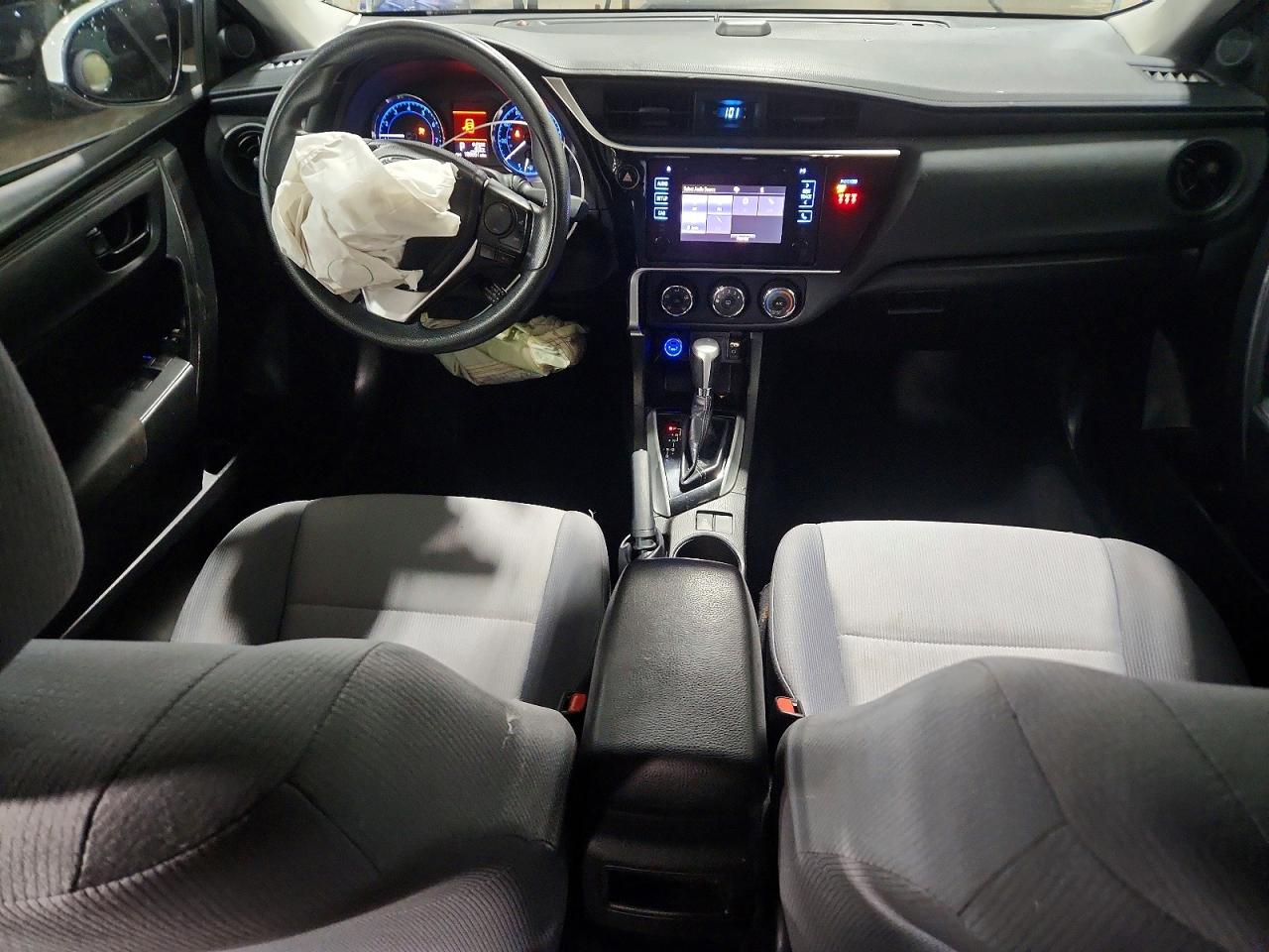 2018 TOYOTA COROLLA L photo 8