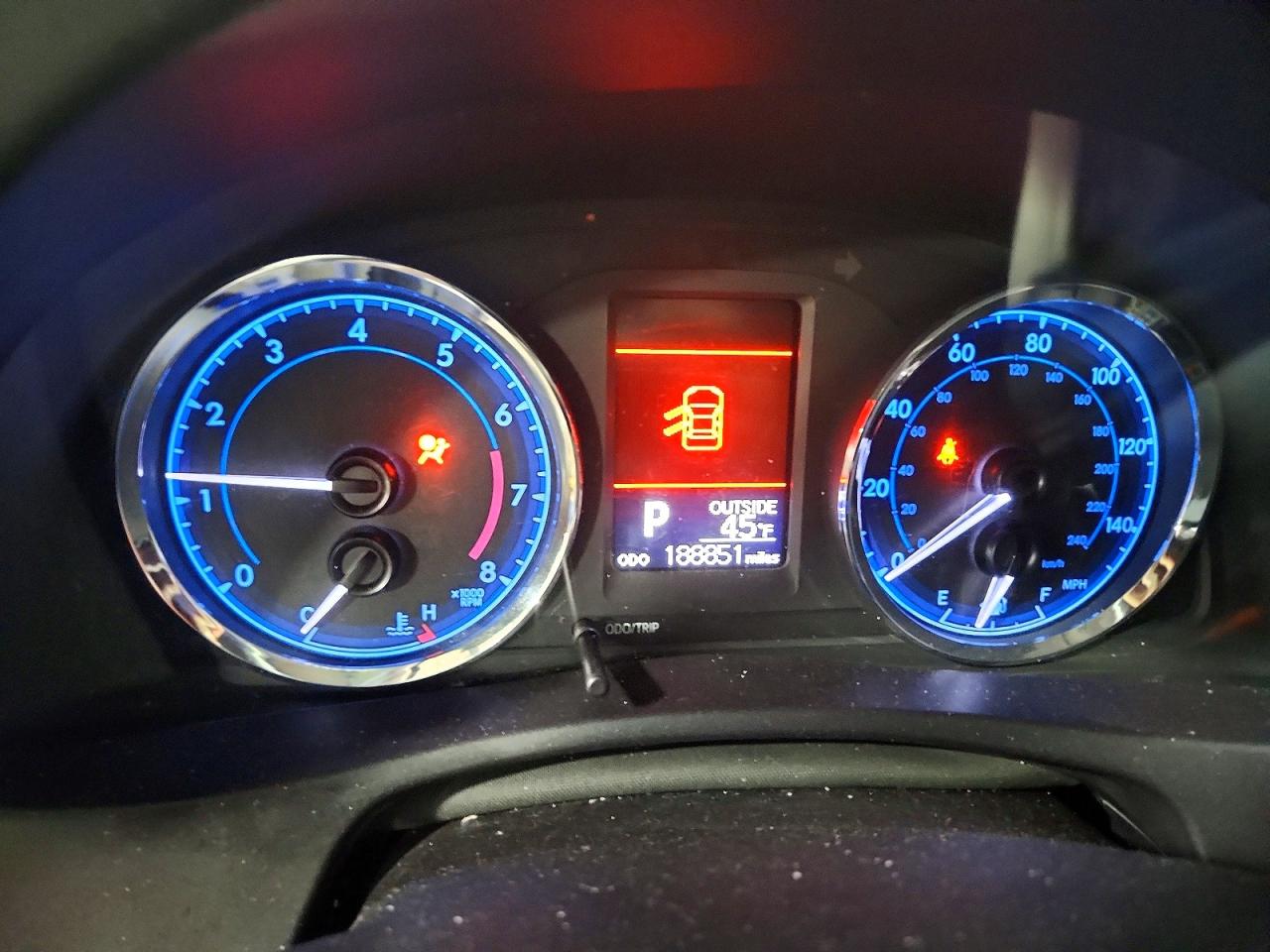 2018 TOYOTA COROLLA L photo 9