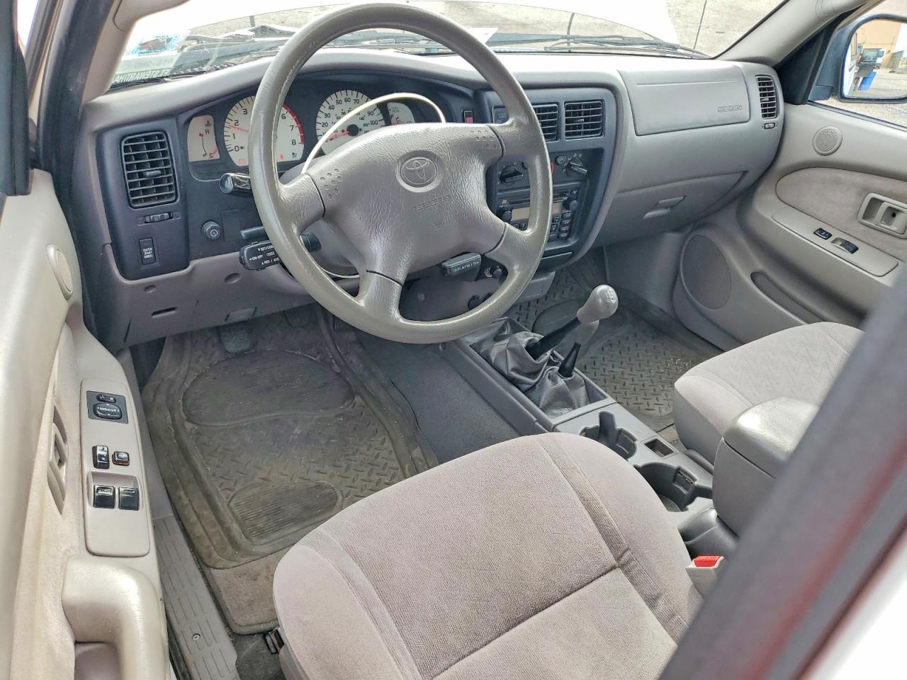 2002 TOYOTA TACOMA V6 photo 15