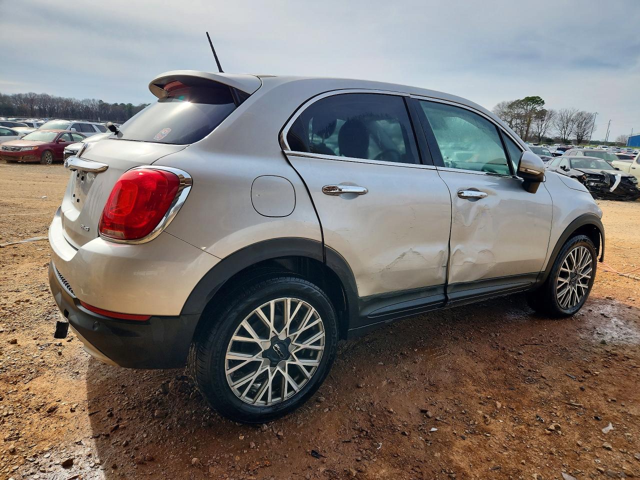 2017 FIAT 500X LOUNGE photo 3
