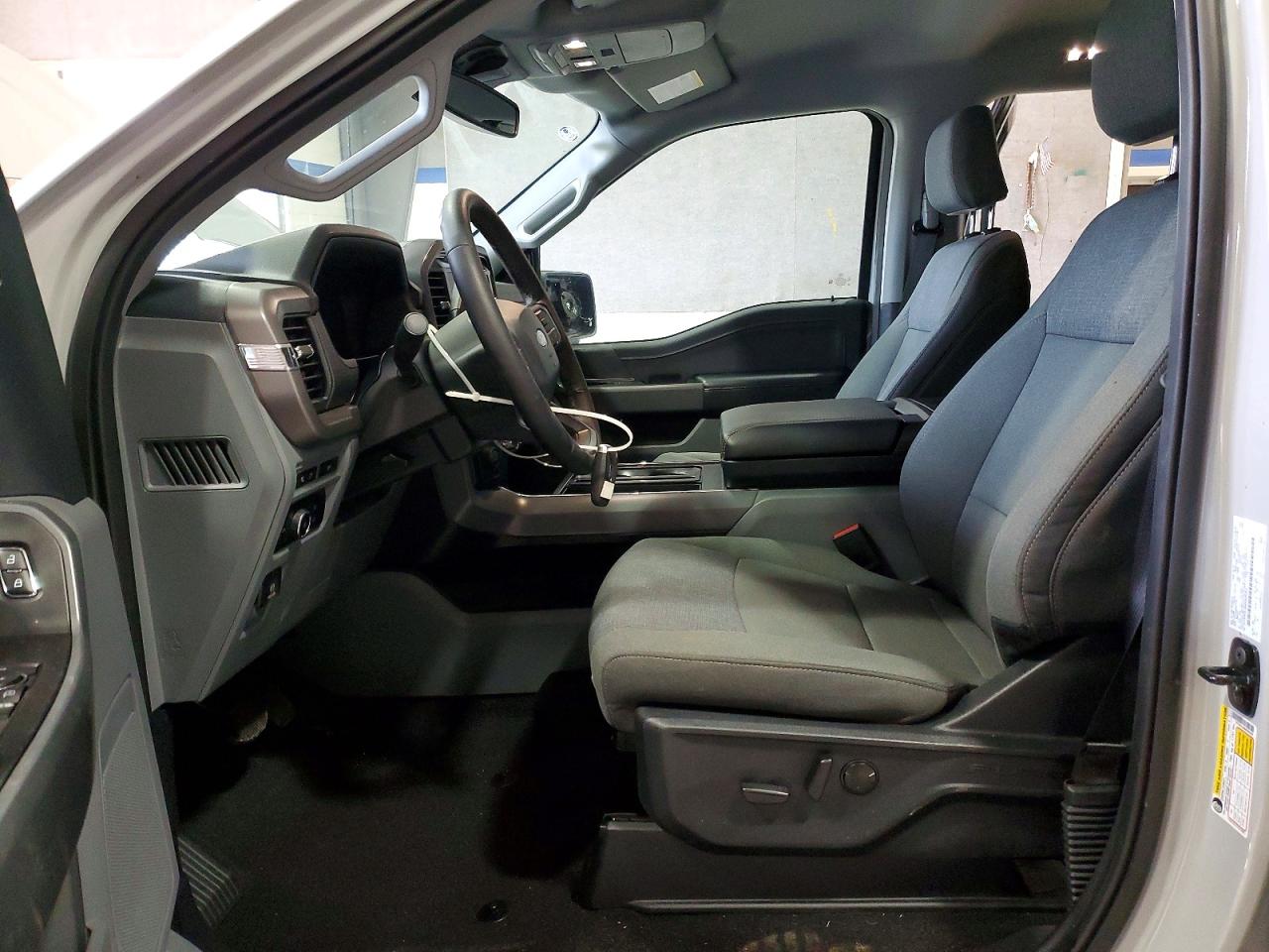 2024 FORD F150 XLT photo 19