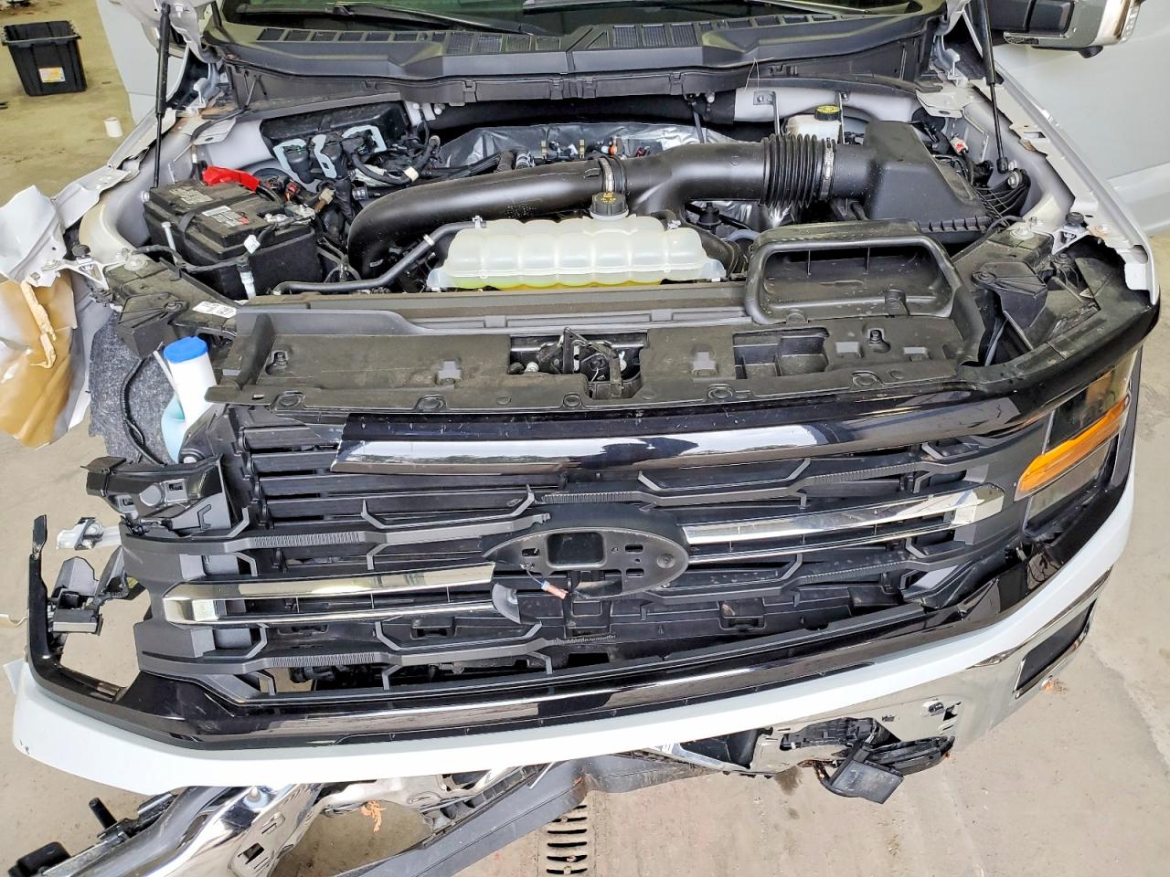 2024 FORD F150 XLT photo 31