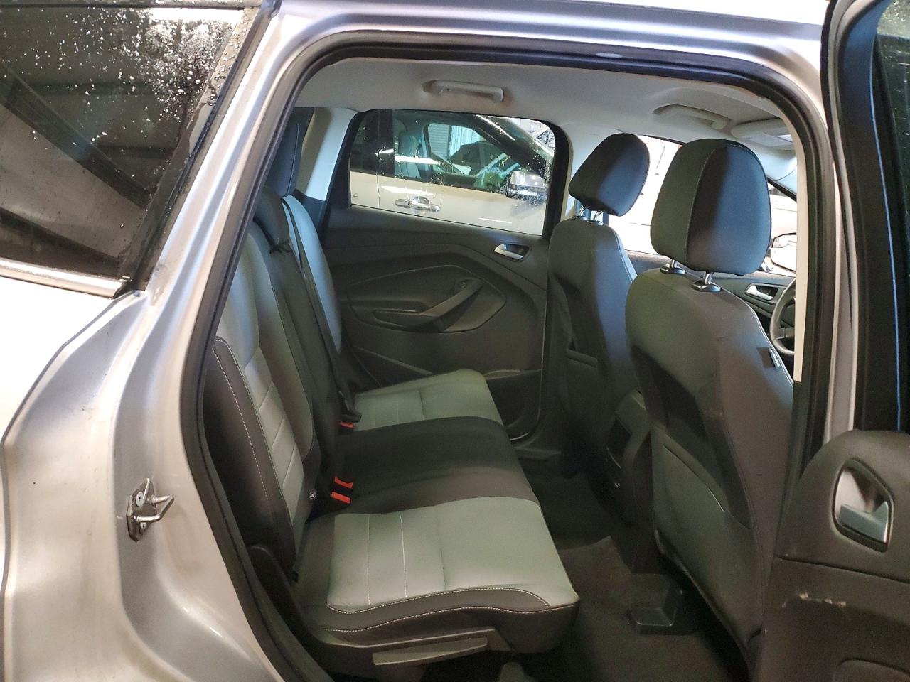 2016 FORD ESCAPE SE photo 21