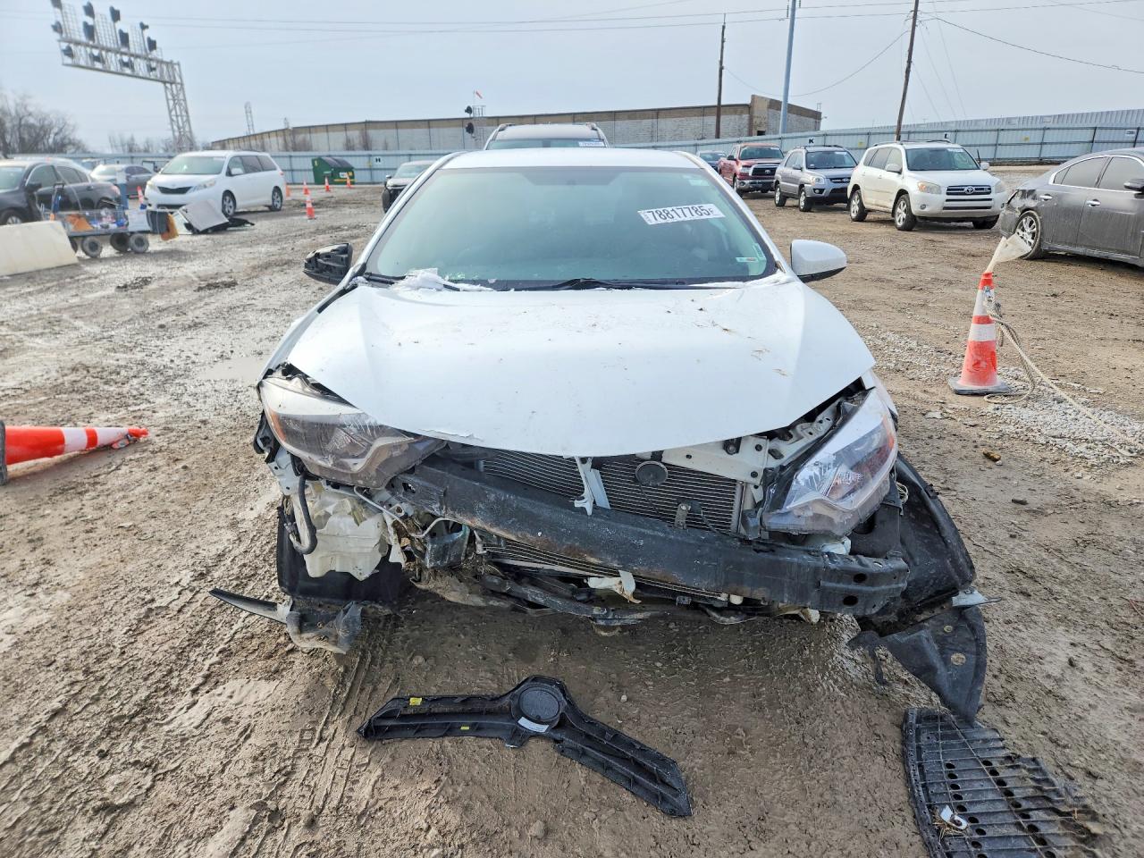 2015 TOYOTA COROLLA LE photo 5