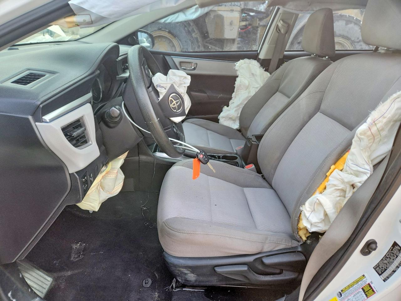 2015 TOYOTA COROLLA LE photo 7