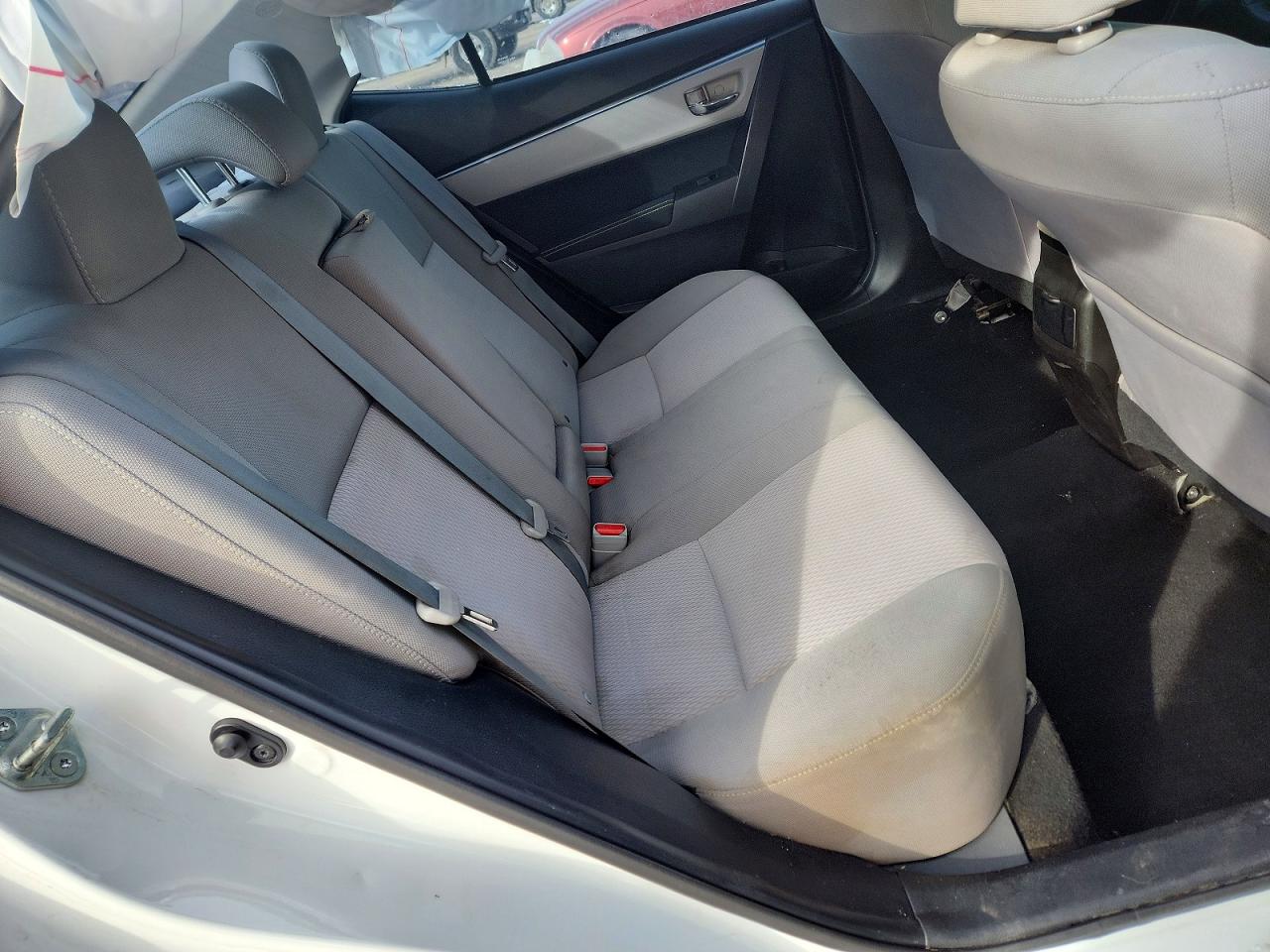 2015 TOYOTA COROLLA LE photo 10