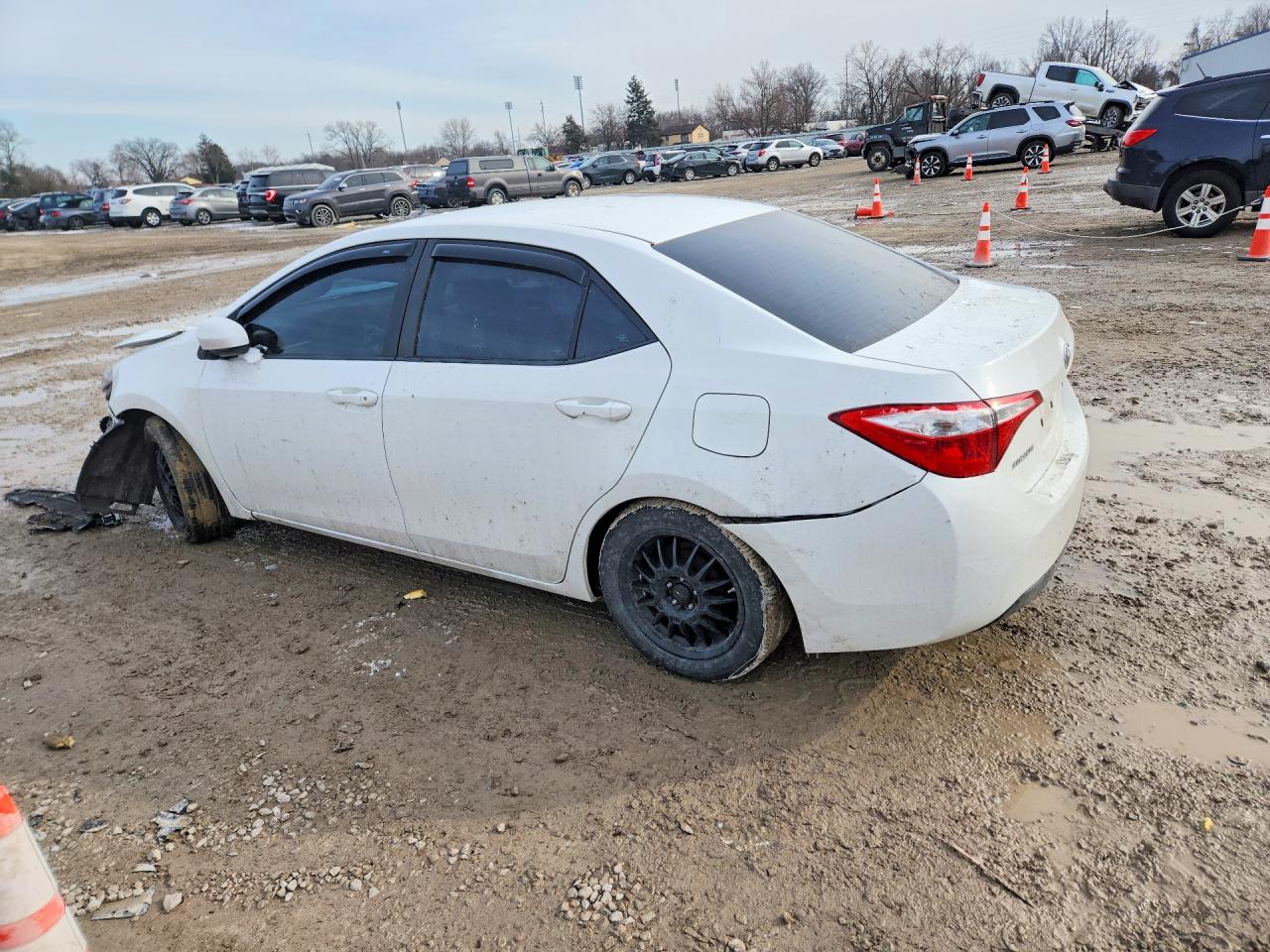 2015 TOYOTA COROLLA LE photo 2