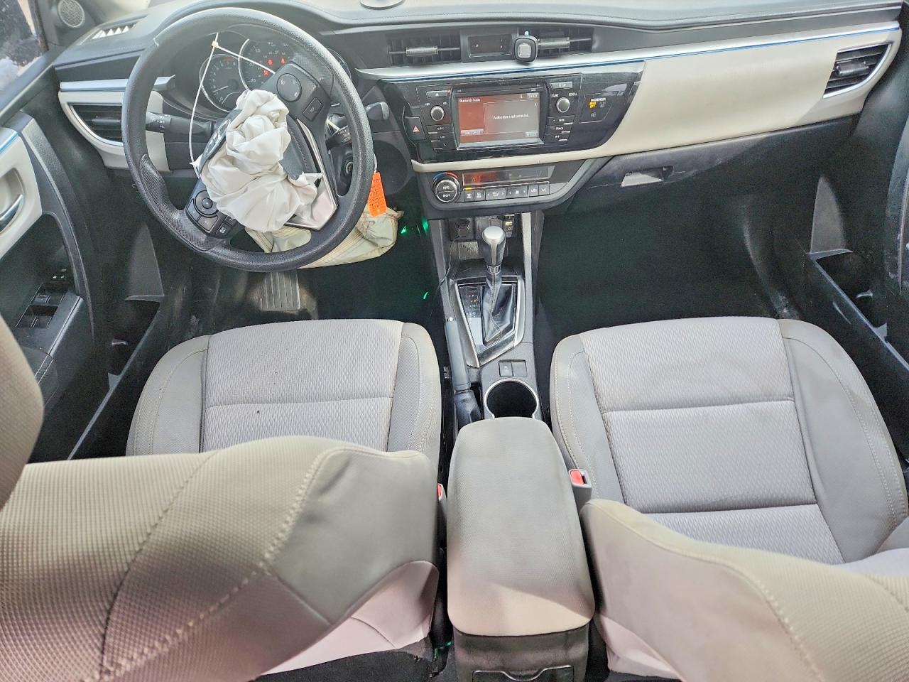 2015 TOYOTA COROLLA LE photo 8