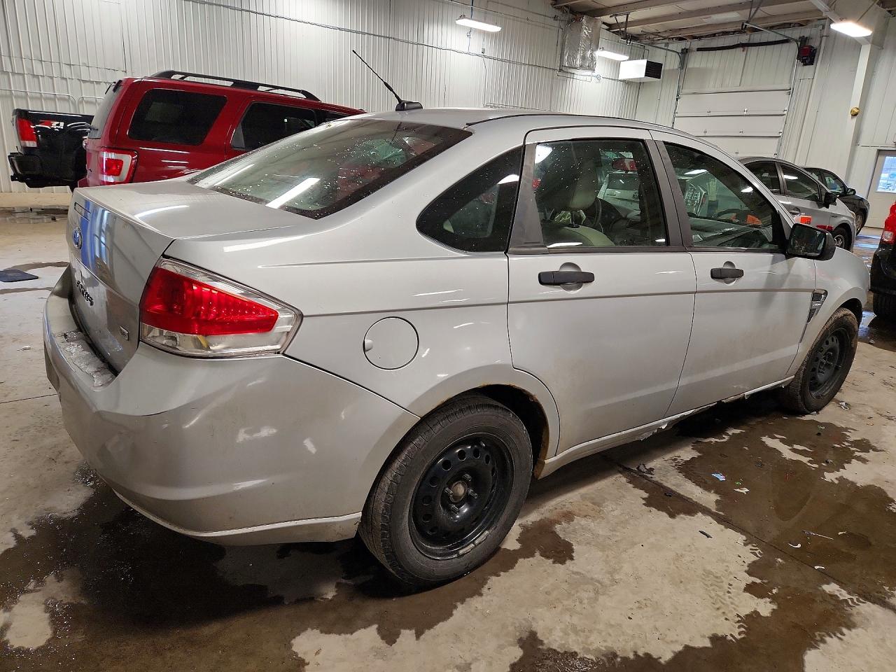2008 FORD FOCUS SE photo 3