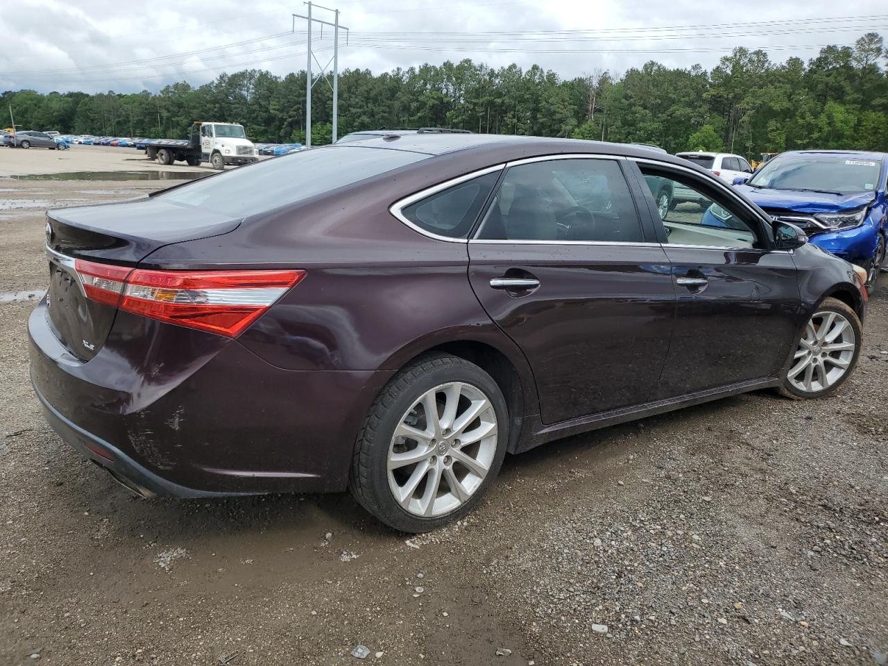 2013 TOYT AVALON photo 5