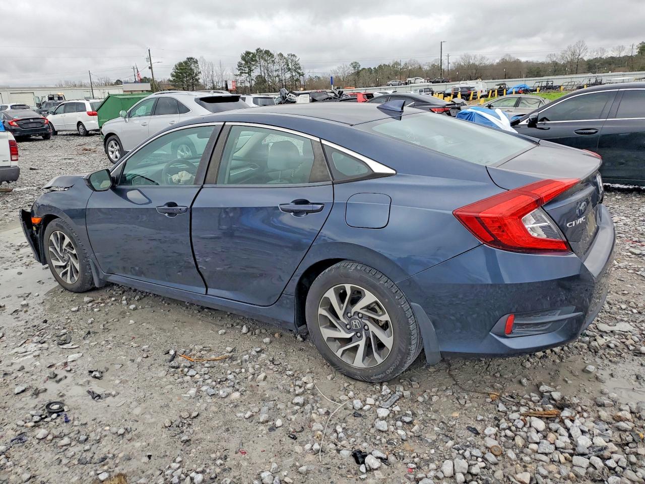 2017 HONDA CIVIC EX photo 3