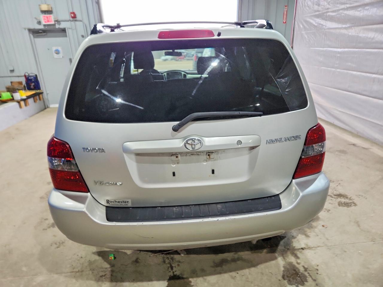 2005 TOYOTA HIGHLANDER BASE photo 11