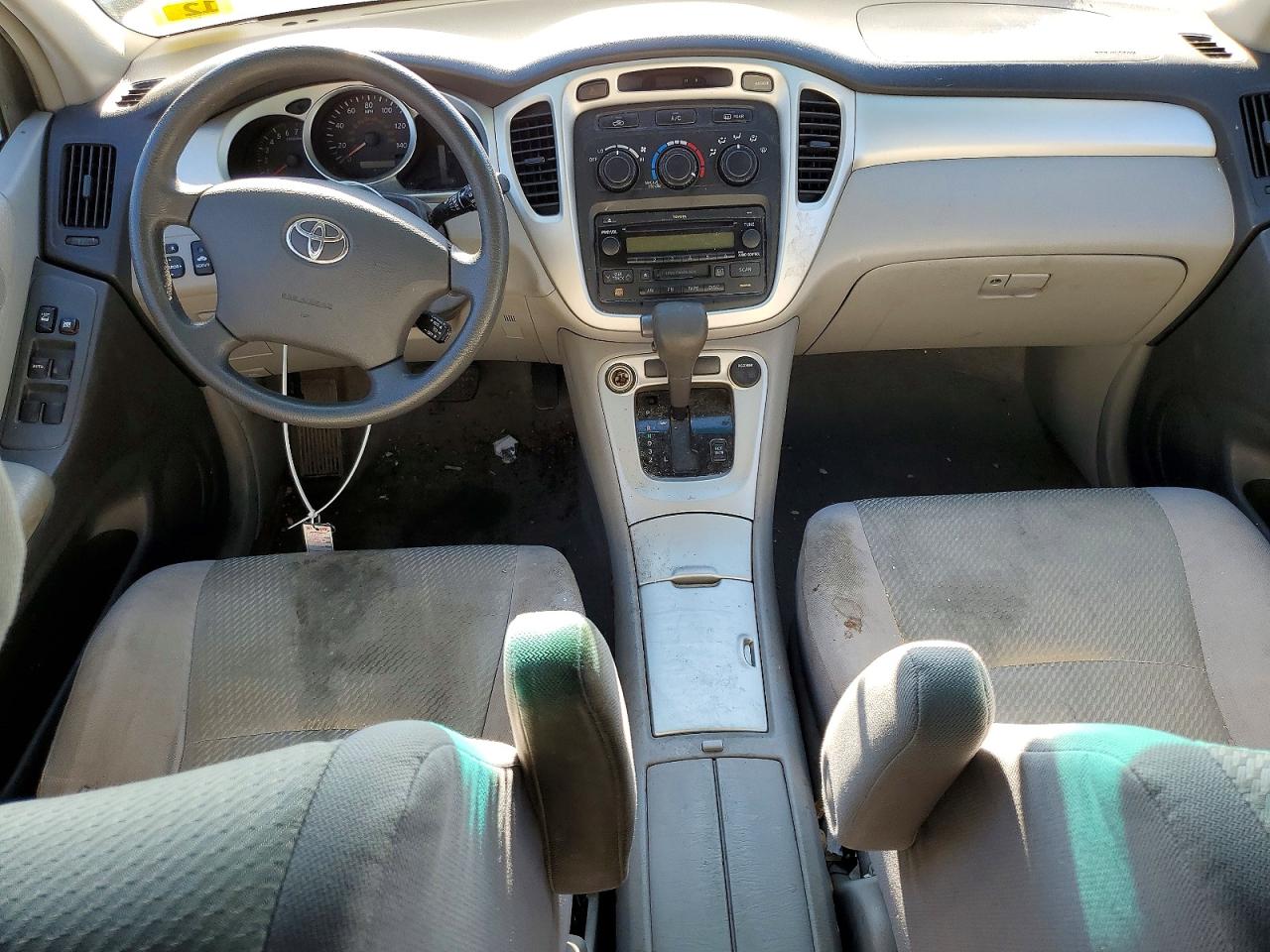 2005 TOYOTA HIGHLANDER BASE photo 15