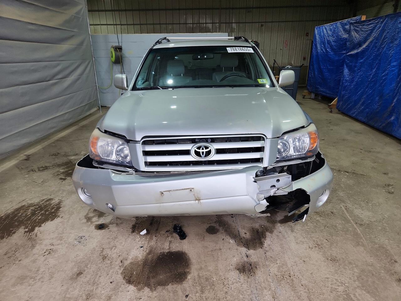 2005 TOYOTA HIGHLANDER BASE photo 9