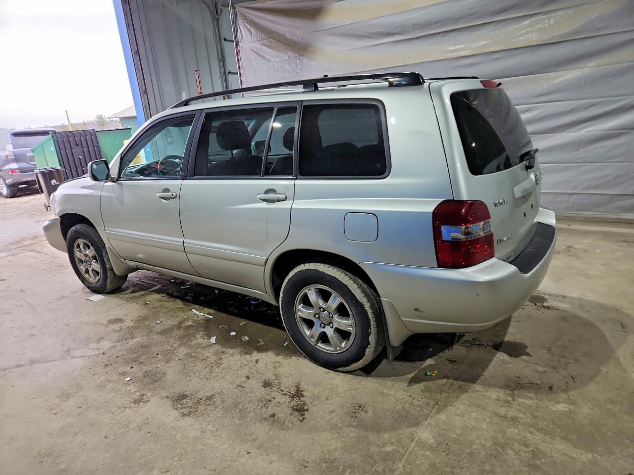 2005 TOYOTA HIGHLANDER BASE photo 3
