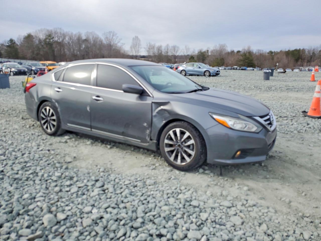 2017 NISSAN ALTIMA 2.5 SV photo 4