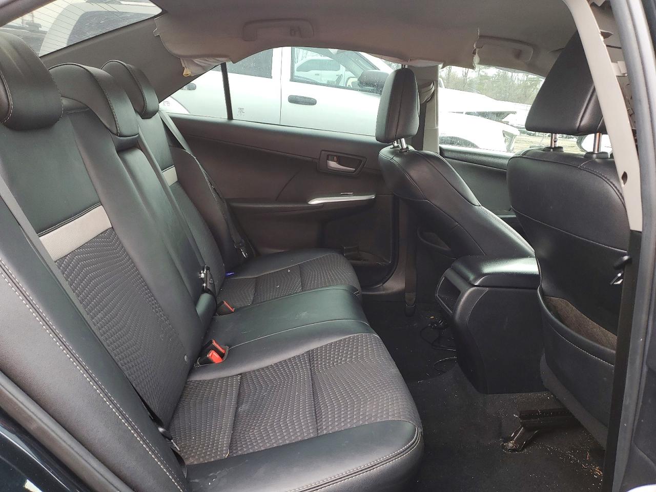 2014 TOYOTA CAMRY SE photo 28