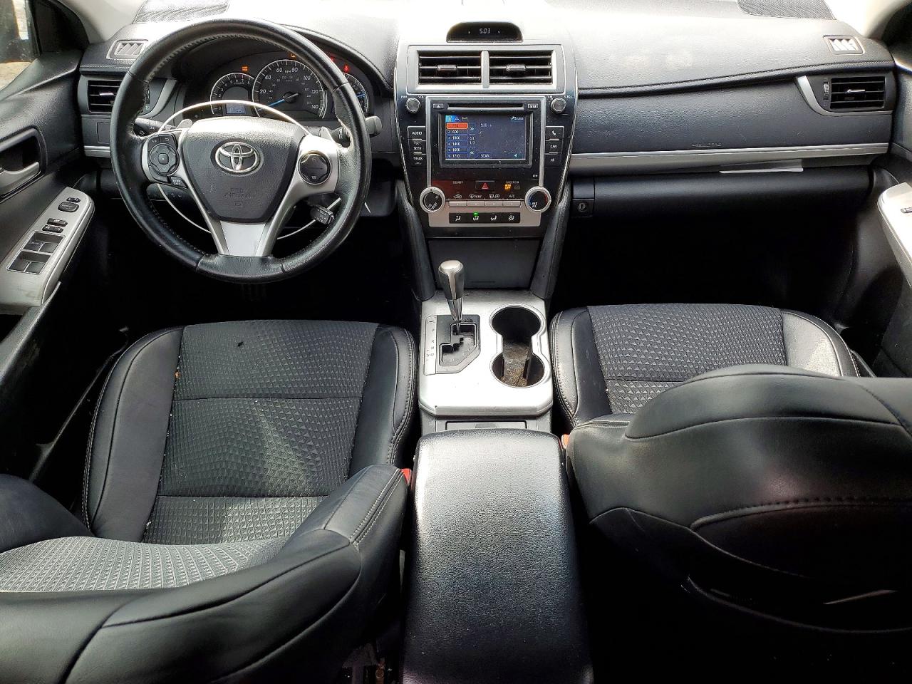 2014 TOYOTA CAMRY SE photo 22
