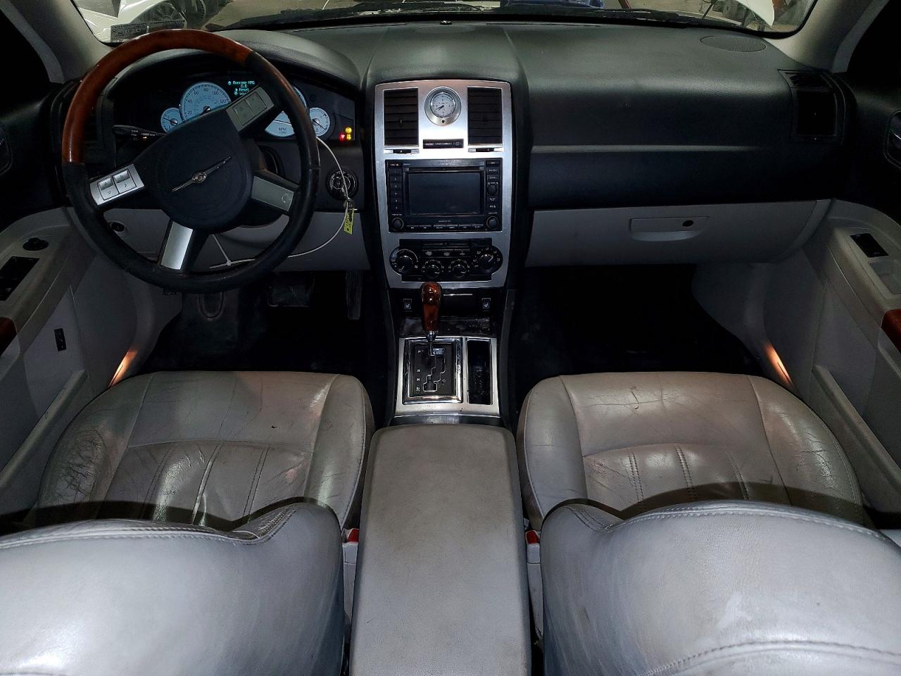 2005 CHRYSLER 300C photo 8
